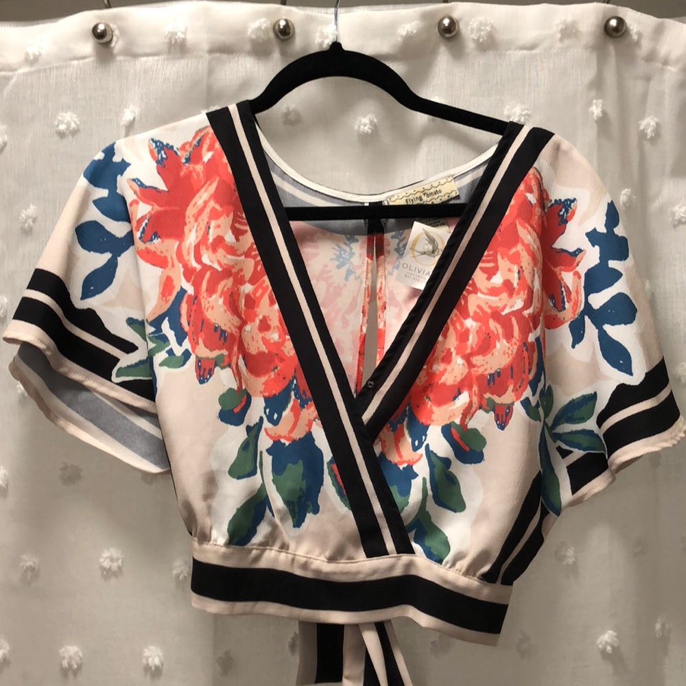 NWT Flying Tomato Crop Top